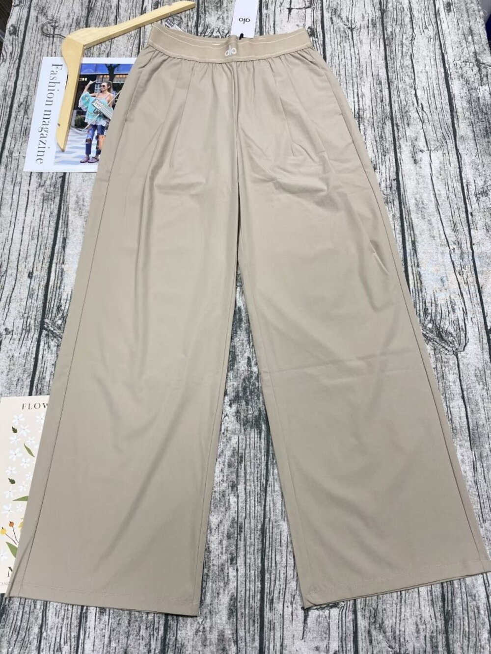 🍎ALO Yoga Suit Up Trouser Brand New Gravel Wide Leg🤩Regular 30" Inseam Length - Picture 2 of 8